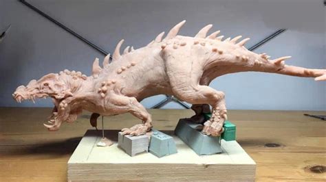 Sculptor reveals how Total Warhammer Dread Saurian was born .